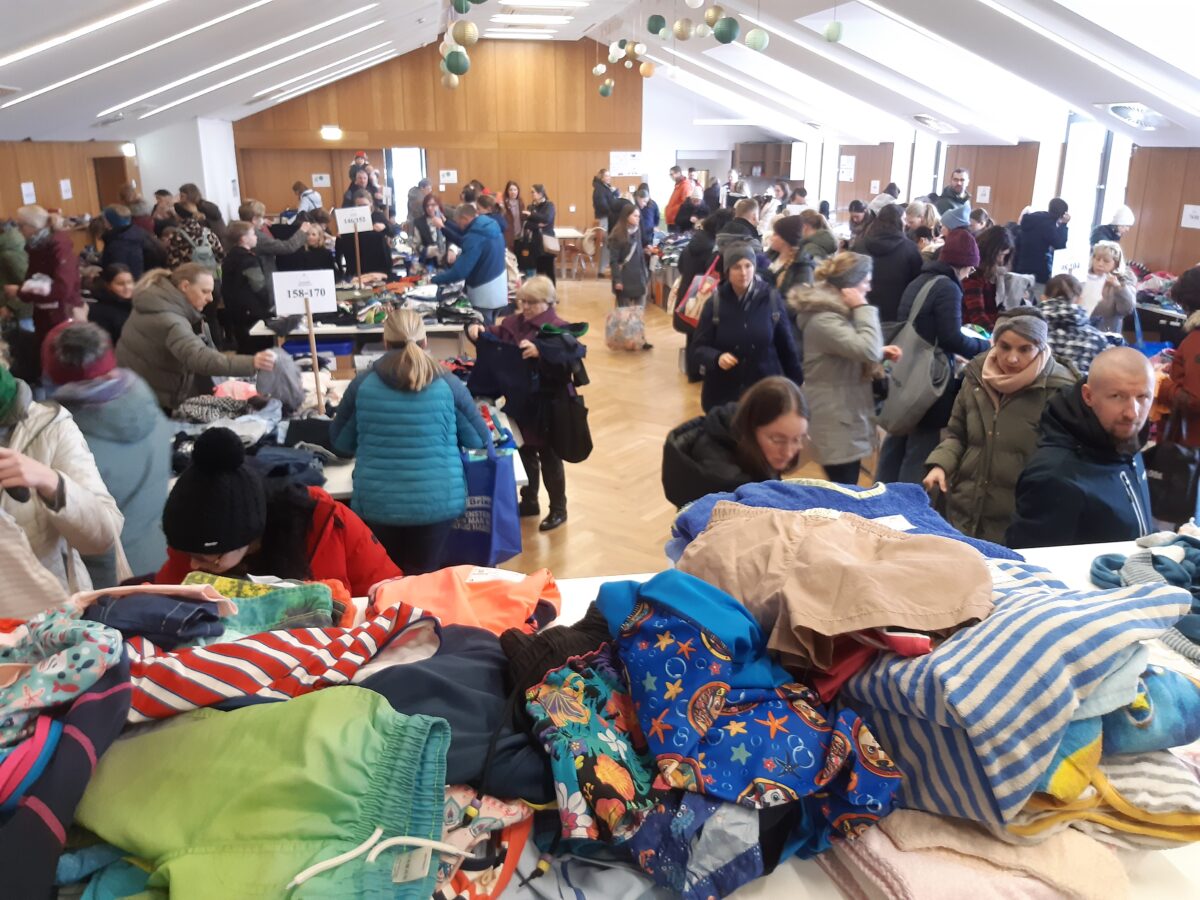 Kinderbasar mit 8.500 Artikeln zieht viele nach Parkstein