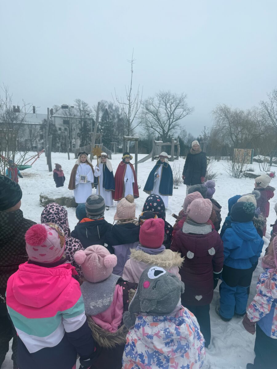Sternsinger bringen Segen ins Johanniter-Kinderhaus Waldwichtel in Waldsassen