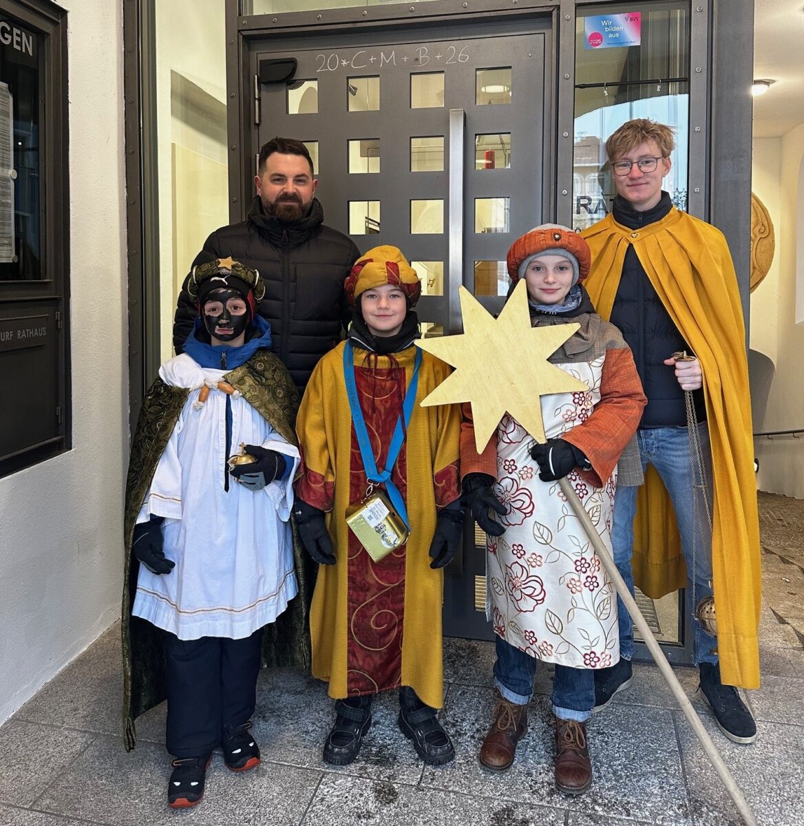 Sternsinger bringen Segen in das Rathaus Neustadt/WN