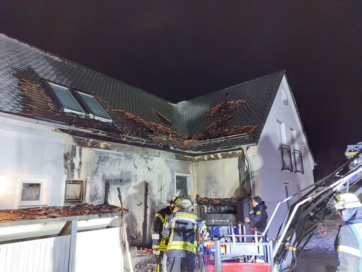 Brand in Silvesternacht in Ortsteil von Moosbach
