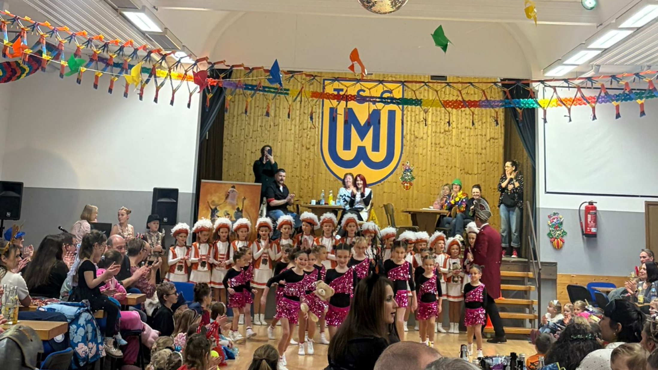 Kinderfasching begeistert Familien in Weiherhammer