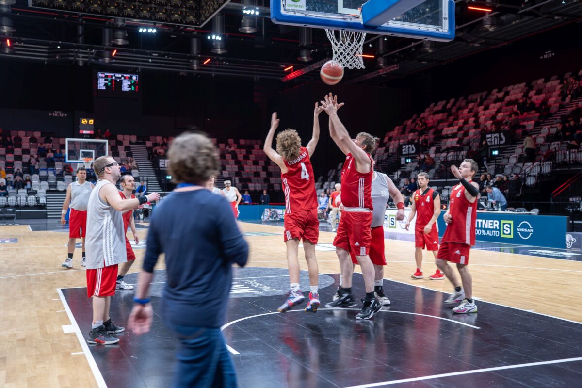 Lebenshilfe-Team aus Amberg glänzt beim Inklusionsspieltag in Nürnberg
