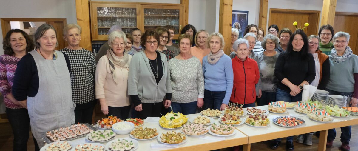 Ökumenisches Faschingskochen vereint Frauenbünde in Floß