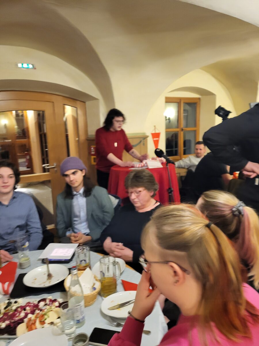Politischer Aschermittwoch der Linken füllt Bräuwirt in Weiden